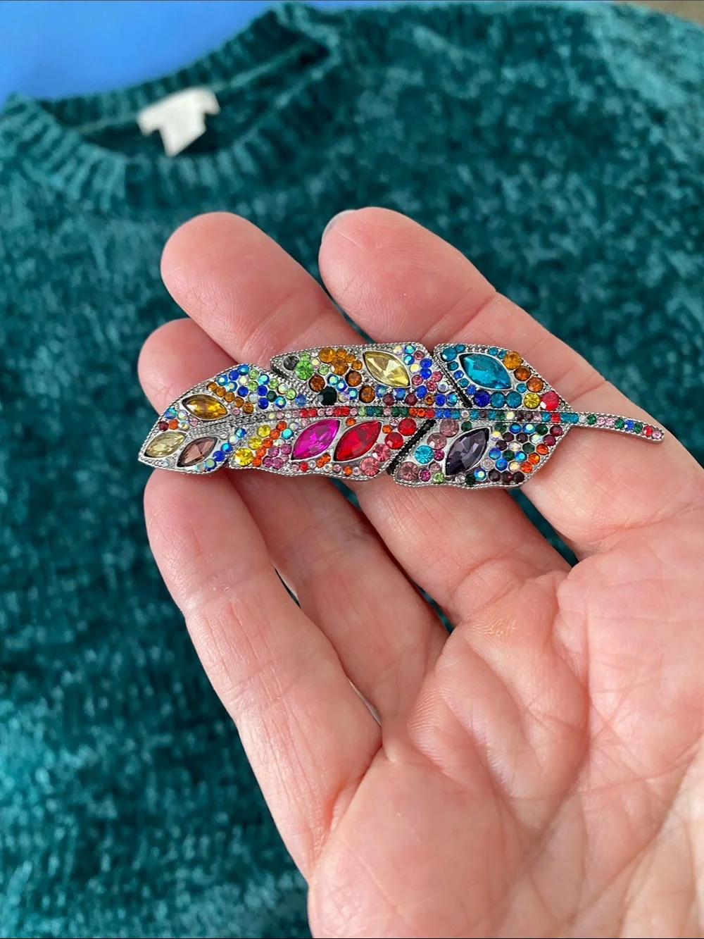N/A sparkling brooch